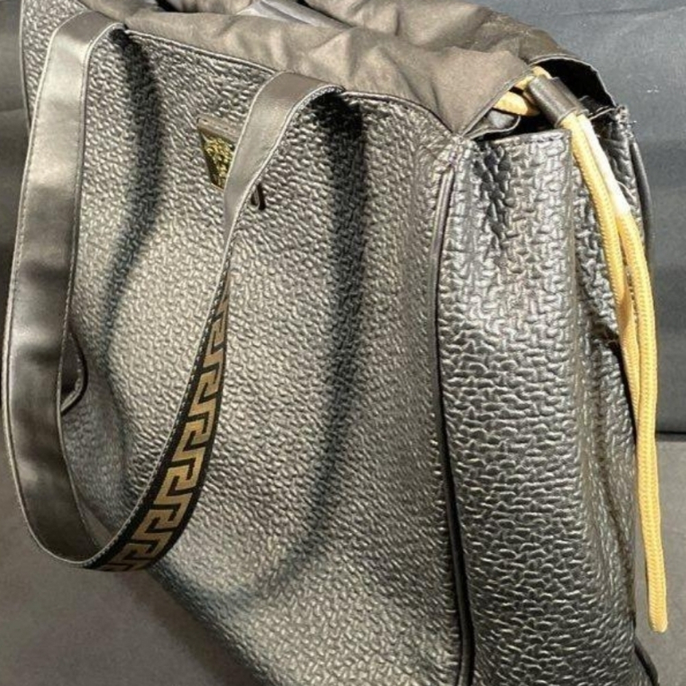 NEW Versace Parfums Black Faux Leather Weekender Gold Medusa Tote Bag - Picture 3 of 13